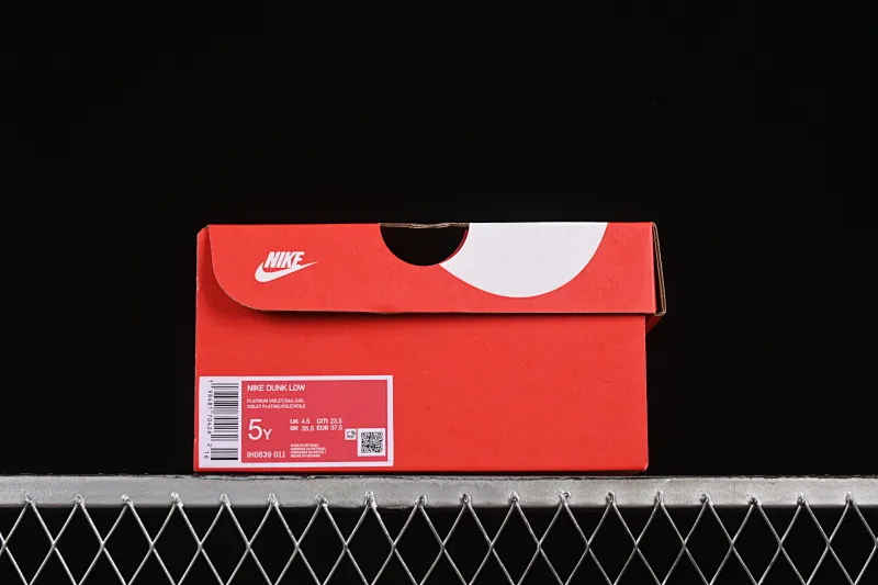 All categories Nk SB Dunk series Nk SB Dunk Low low-top sneakers Nike SB Dunk Low white lavender embossed low-top casual sneakers IH0639-011